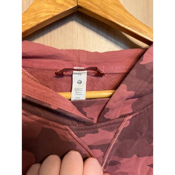 Lululemon All Yours Cropped Hoodie Heritage 365 Camo Brier Rose Multi 12 EUC - Picture 4 of 4